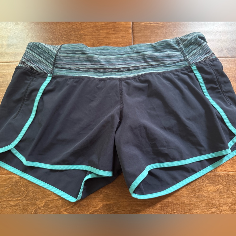 Lululemon Athletica Black and Blue Athletic Shorts Lightweight Elastic Waist
